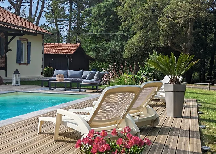 Grande Maison Avec Piscine Privee Feriehus *