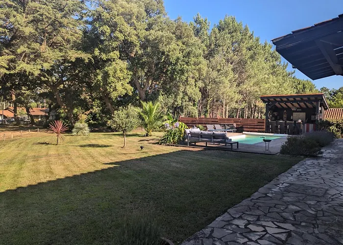 Grande Maison Avec Piscine Privee Feriehus *