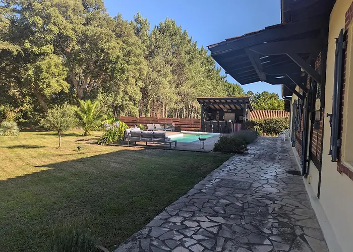 Grande Maison Avec Piscine Privee Feriehus